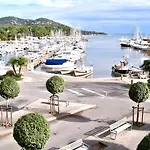 Climatisé Proche Parking Gratuit, Commerces Et Plages Apartamento Carqueiranne