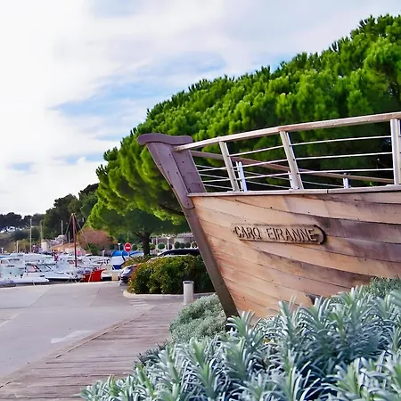 Apartment Studio Climatise Proche Parking Gratuit, Commerces Et Plages Carqueiranne