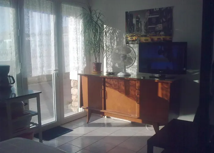 Studio Climatise Proche Parking Gratuit, Commerces Et Plages * Carqueiranne