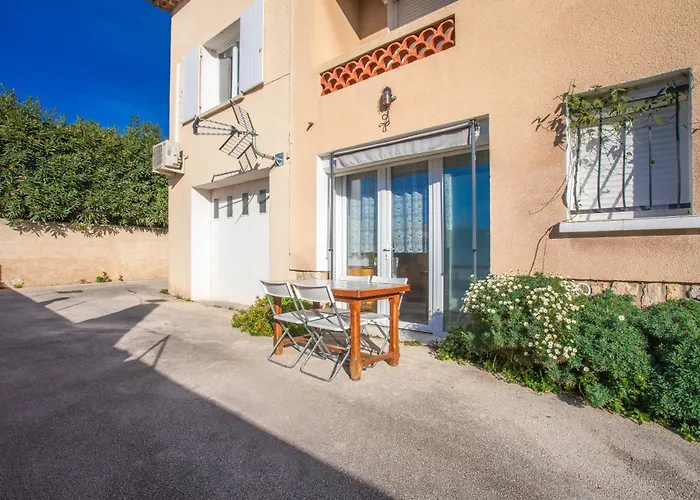 Apartment Studio Climatise Proche Parking Gratuit, Commerces Et Plages