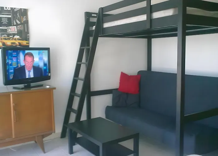 아파트 Proche Clim Et Parking 카르쿠에이란느