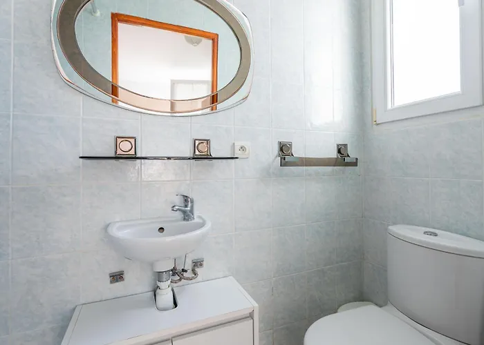 Apartment Studio Climatise Proche Parking Gratuit, Commerces Et Plages *